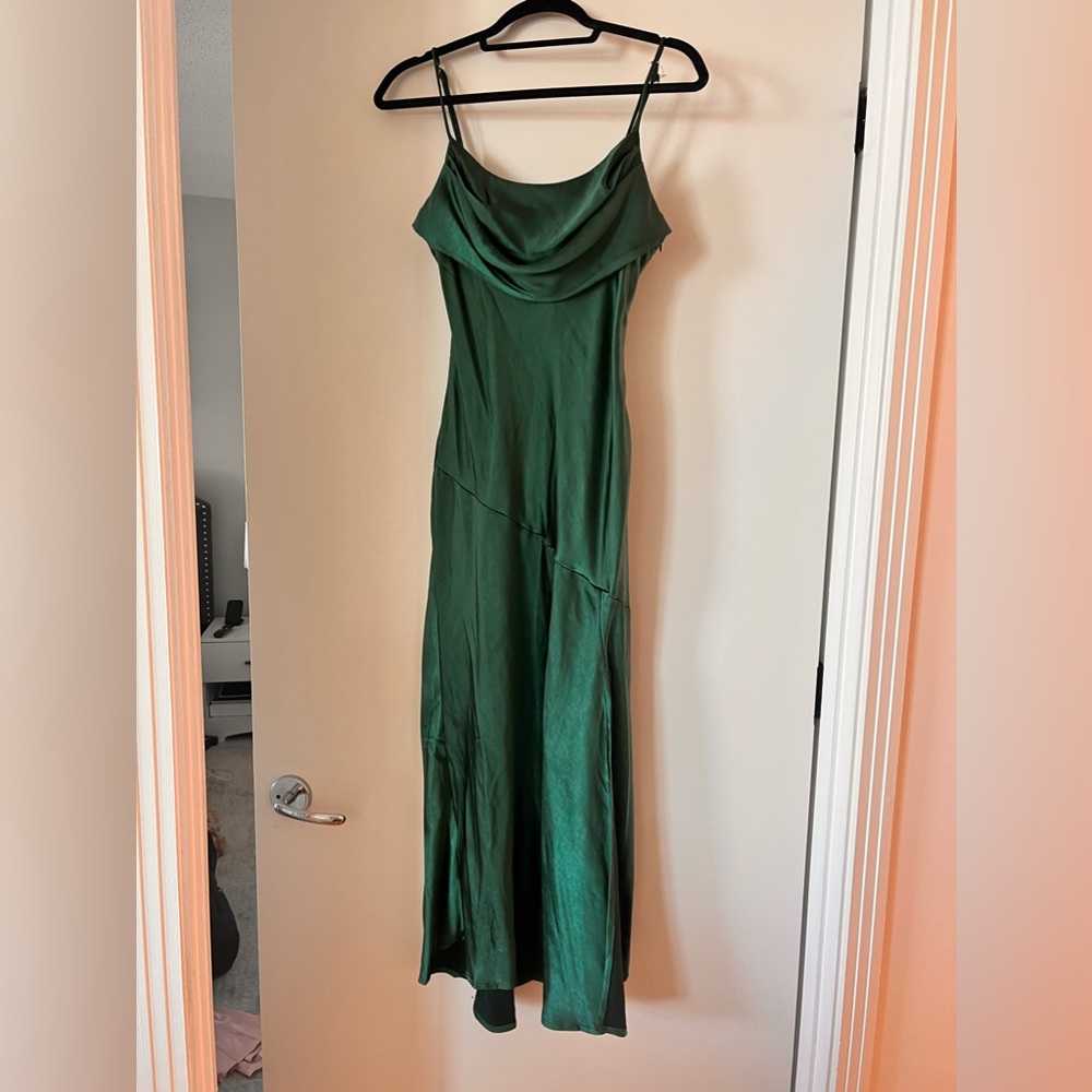 Selfish Leslie WELL VERSED PLEATED BUST FRONT SPLIT DRESS FOREST GREEN